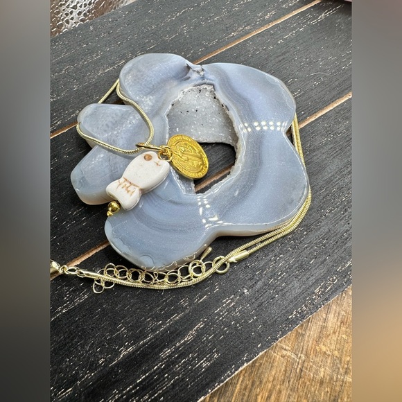 Alquimia Gold and White Necklace - Picture 1 of 1